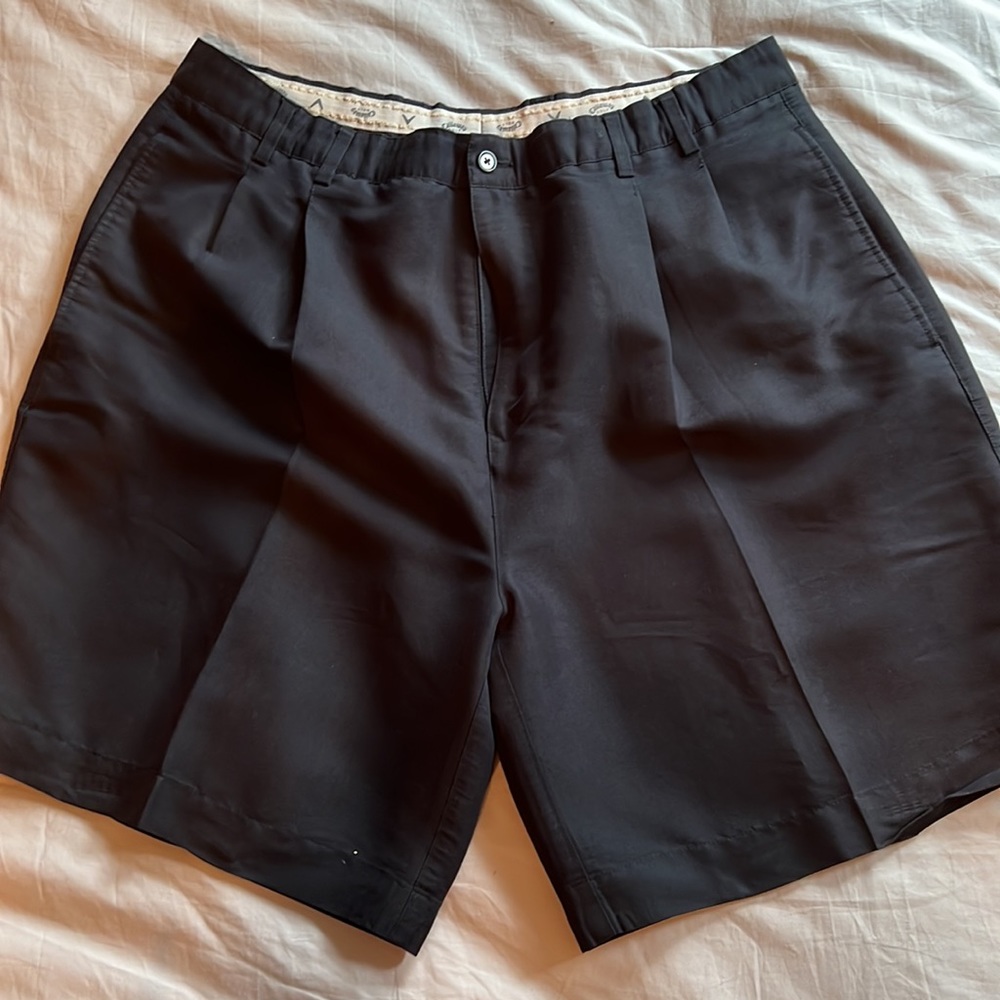 Men’s Callaway golf shorts